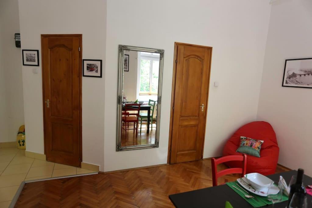Quiet Home At Synagogue บูดาเปสต์ ภายนอก รูปภาพ